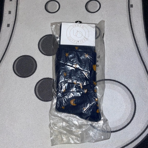 URBAN OUTFITTERS | Crew Socks - Picture 2 of 2